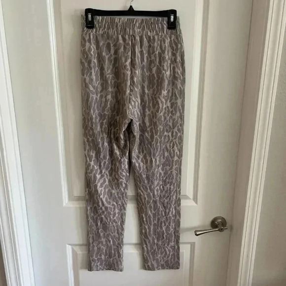 305 Varley Animal Print Lounge Pants Size Small - Picture 7 of 8